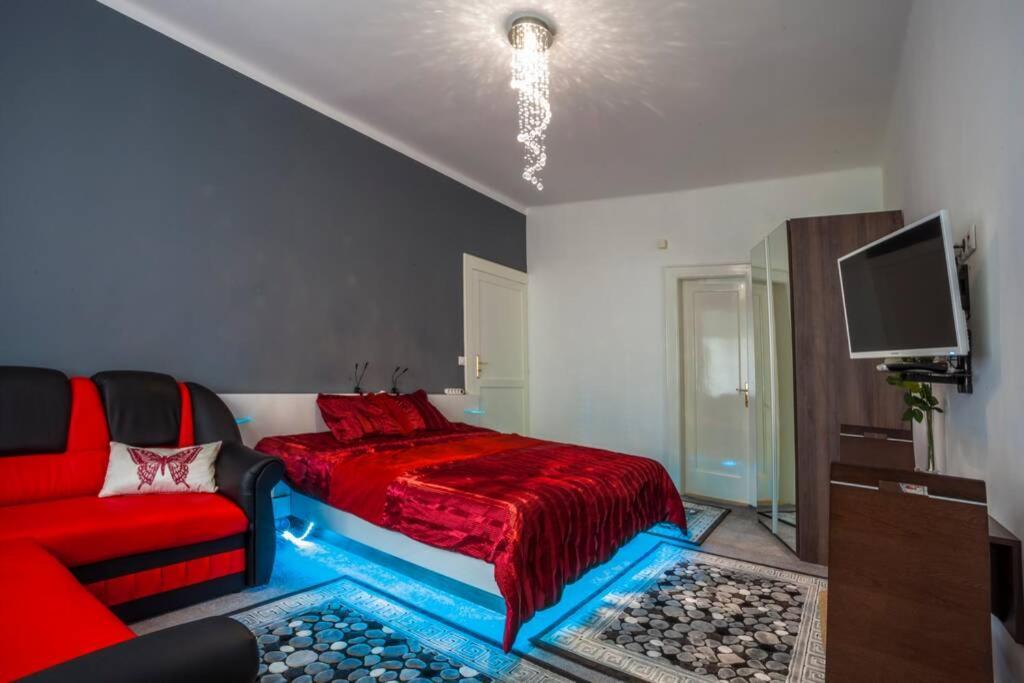 Luxury Air-Conditioned Family Apartment Spitalska Old Town Братислава Екстер'єр фото