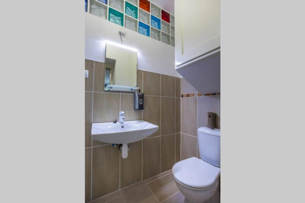 Luxury Air-Conditioned Family Apartment Spitalska Old Town Братислава Екстер'єр фото