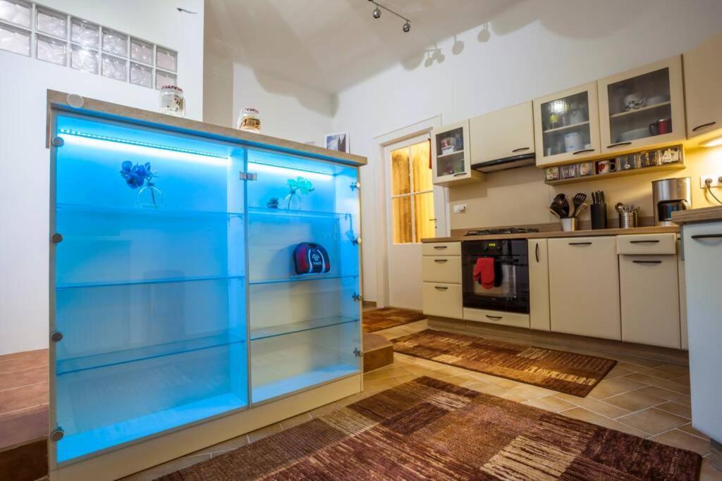 Luxury Air-Conditioned Family Apartment Spitalska Old Town Братислава Екстер'єр фото
