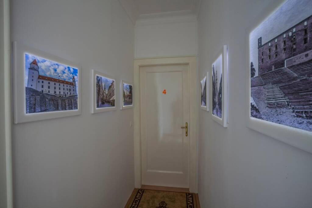 Luxury Air-Conditioned Family Apartment Spitalska Old Town Братислава Екстер'єр фото