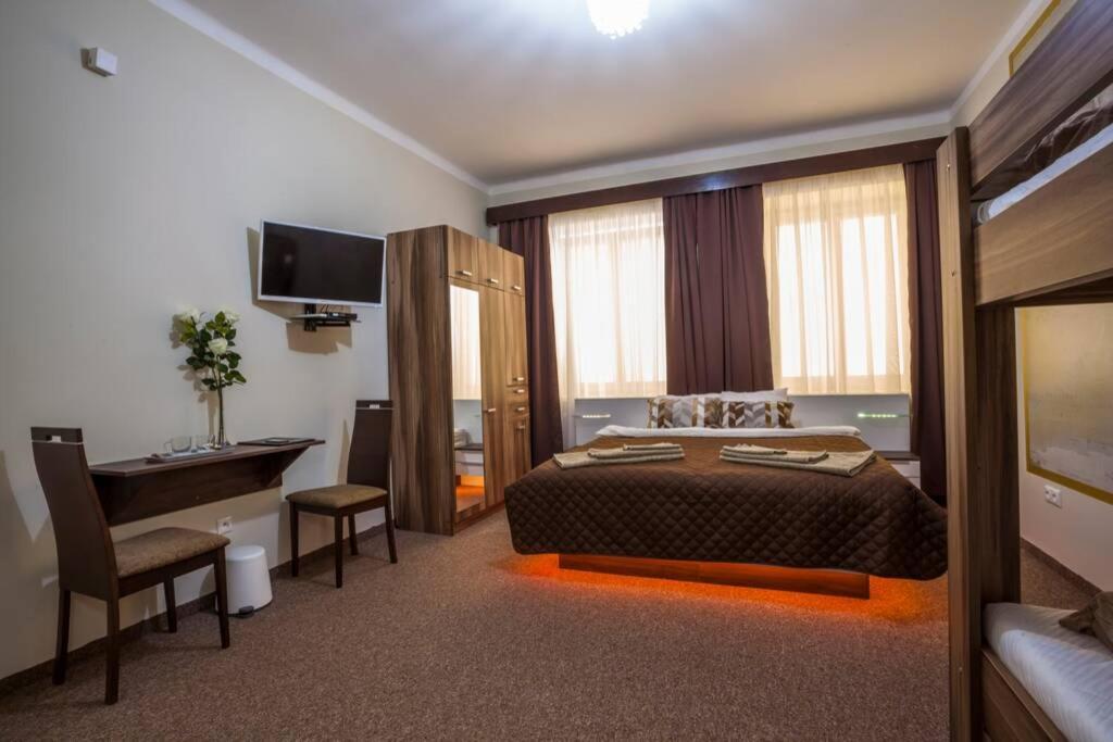 Luxury Air-Conditioned Family Apartment Spitalska Old Town Братислава Екстер'єр фото